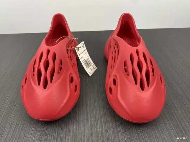 Yeezy Adidas Red Foam CW3355 0530